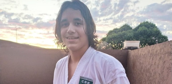 Carateca Enzo Bassi conquista objetivos, mesmo em ano atípico