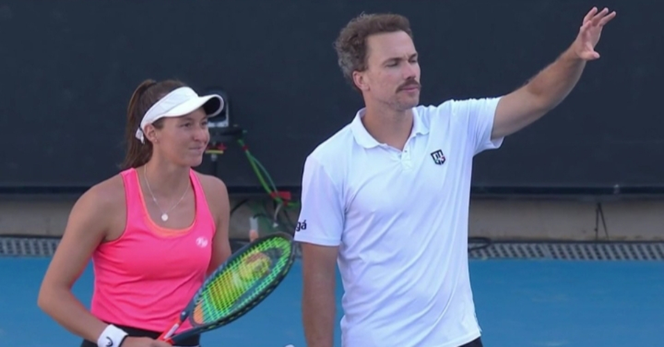 Luisa Stefani se despede do Australian Open em Melborne