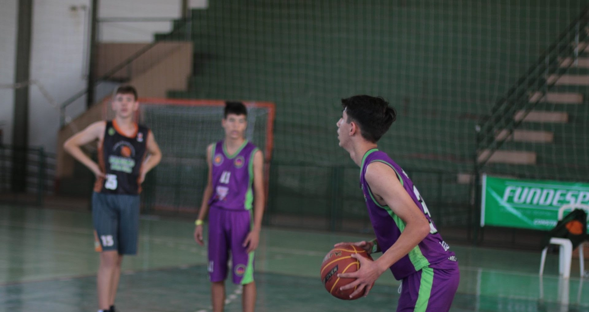 Fundesporte promove cursos sobre treinamento desportivo na escola﻿