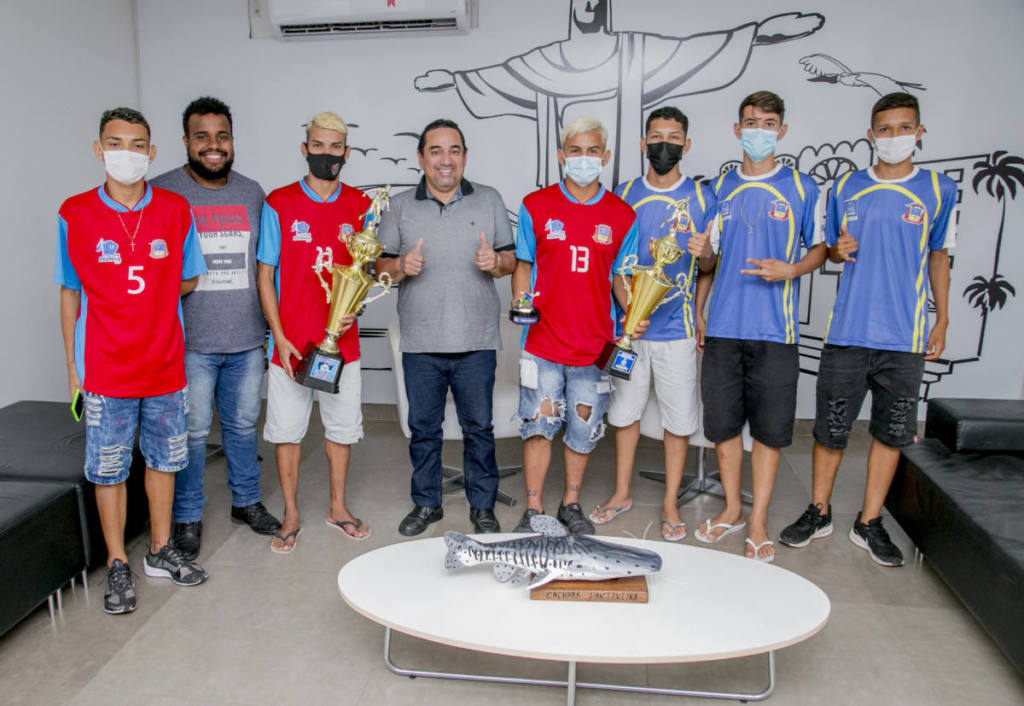Equipe bicampeã do Campeonato Estadual de Clubes de Futsal Sub-18 é recebida em Corumbá
