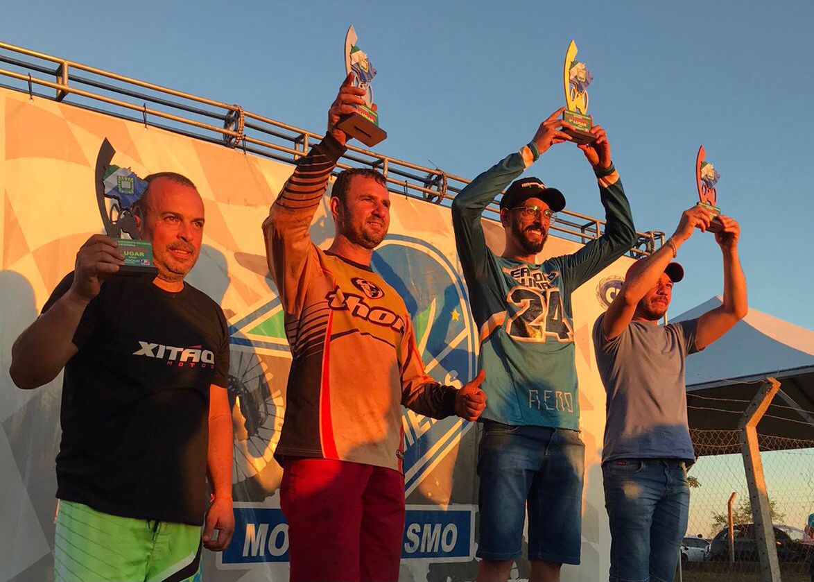 Campeões do Sul-Mato-Grossense de Motocross vão ao pódio em Maracaju