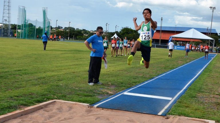Fundação Municipal de esportes abre cadastro para auxílio atleta 