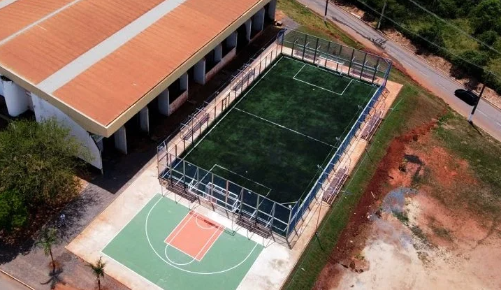 Com grama sintética, arenas do MS Bom de Bola são modernas