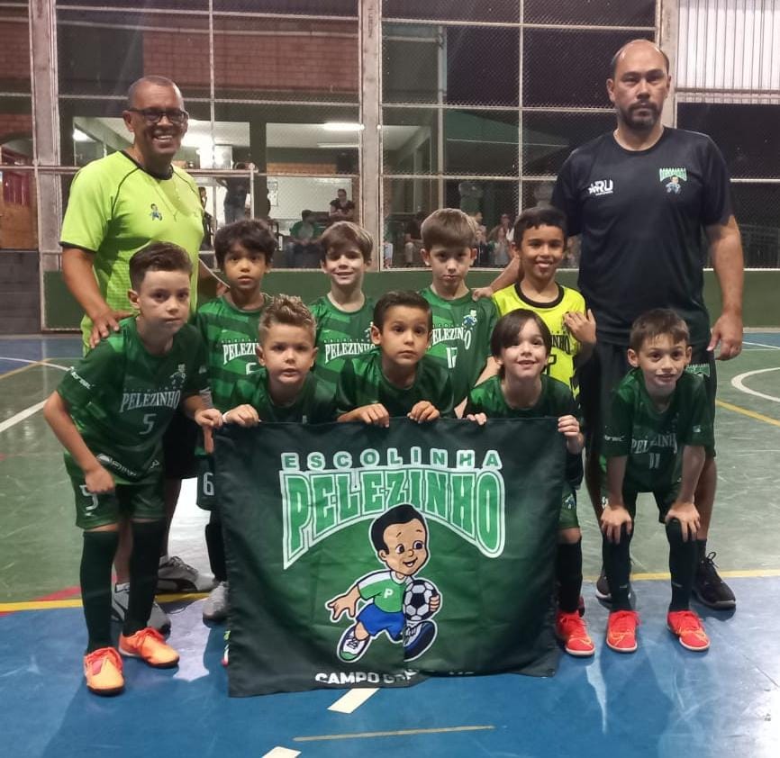 Escolinha Pelezinho participa Copa UESA de futsal em Curitiba
