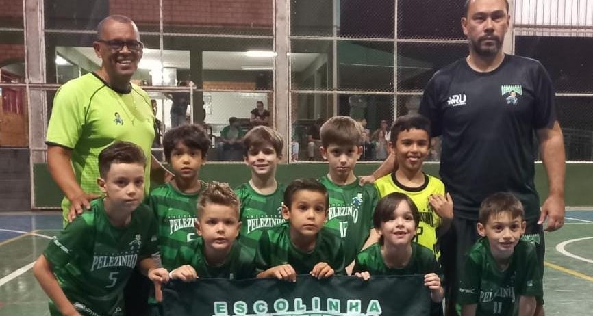 Escolinha Pelezinho conquista título na Copa Uesa de Futsal