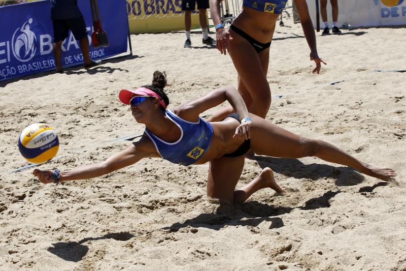 Larissa conduz caminhos do Brasil até o Mundial sub-21 de vôlei de praia