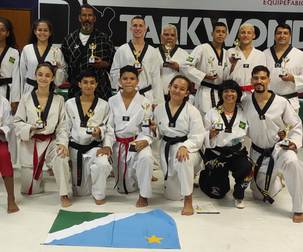 Taekwondo de MS encerra 2022 com homenagem aos destaques do ano