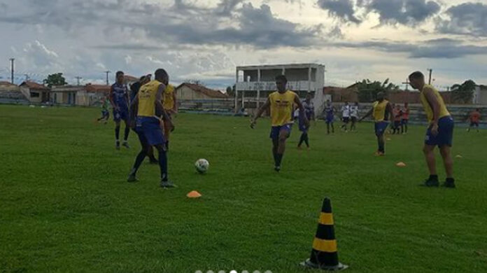 Operário e Aquidauanense jogam amistoso no estádio Noroeste