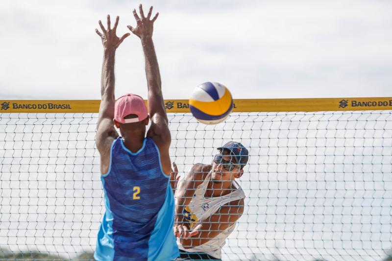 Quatro brasileiros vivem a emoção da primeira competição fora do país