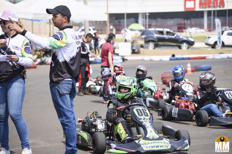 Prefeito se reúne com representantes do Clube de Kart para construção de pista
