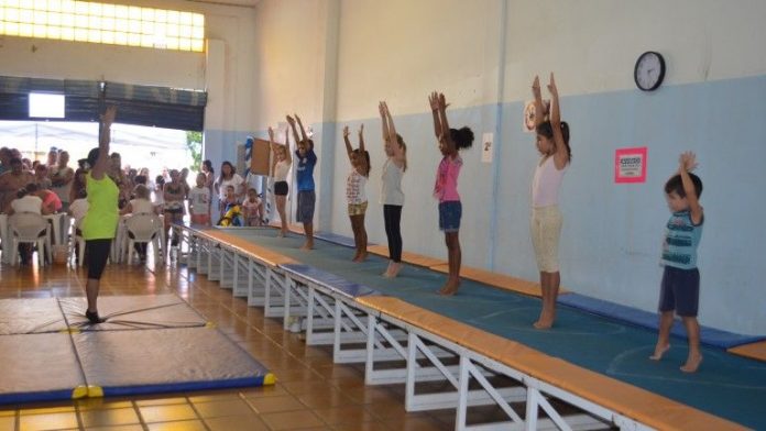 Poliesportivo da Vila Almeida oferece atividades gratuitas para população