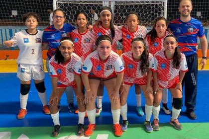 Equipe feminina de TL participa de Campeonato Estadual de Futsal