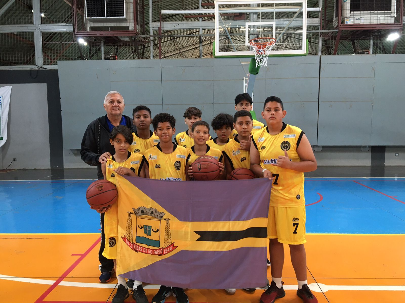Basquete masculino de Ribas é vice-campeão em campeonato estadual