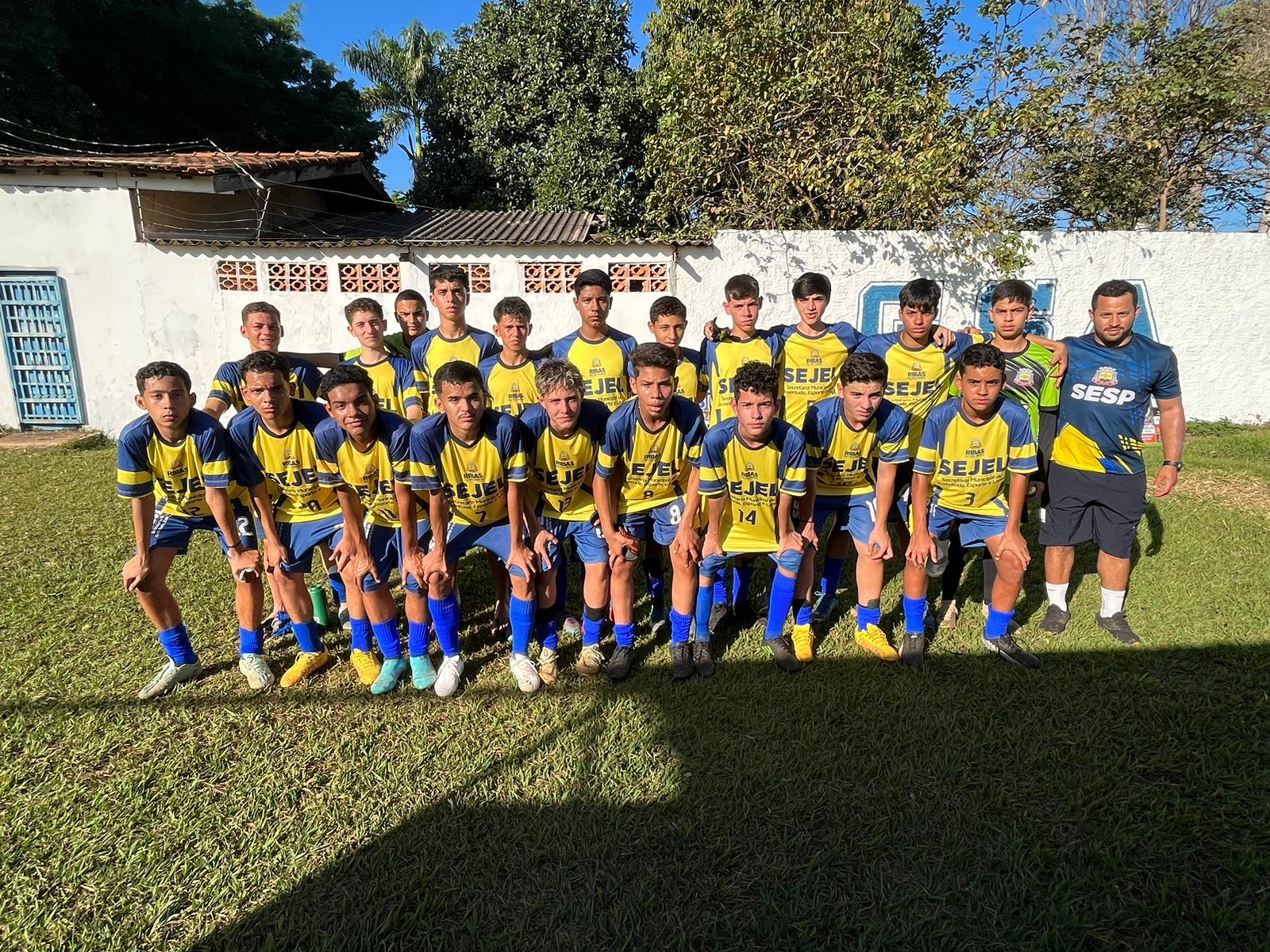 Futebol de campo sub-15 de Ribas do Rio Pardo vai decidir final