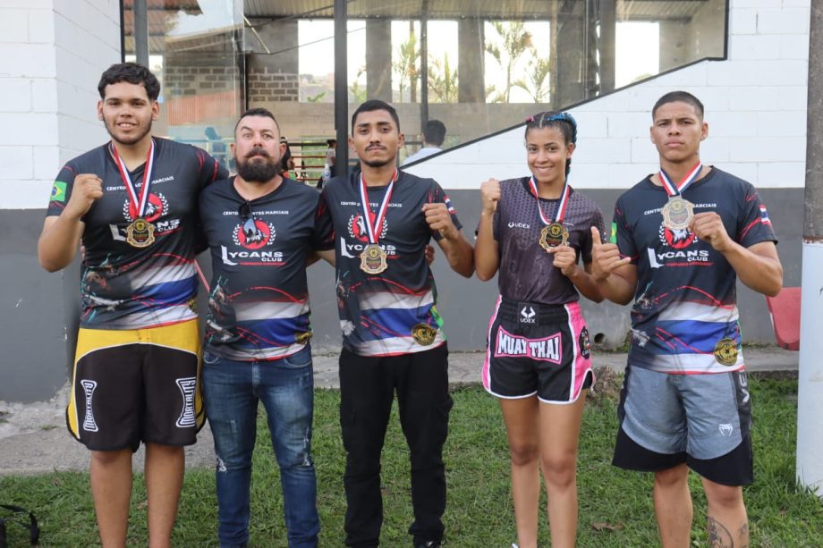Lutadores de TL conquistam “ouro” em competição de Kickboxing