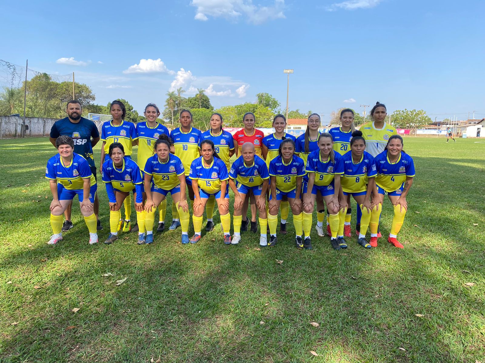 Equipe de futebol feminino de Ribas estreou no Campeonato Estadual