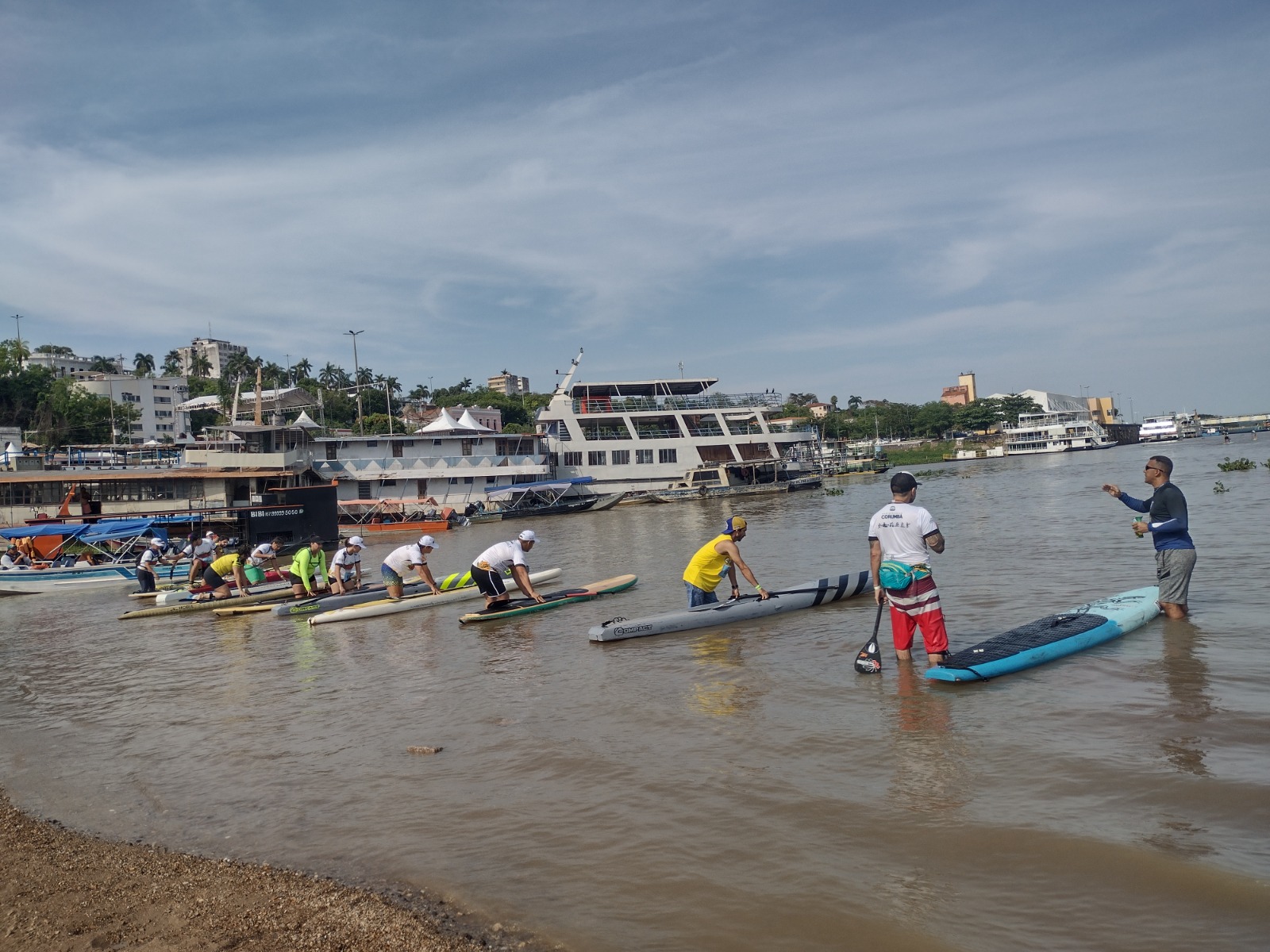 Primeira etapa do Circuito de Stand up Paddle acontece em Corumbá 