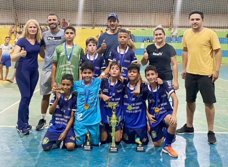 Times de futsal do Projeto Forjando Campeões se destacam em torneio