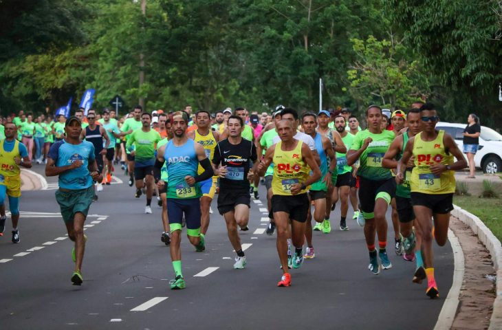 Corrida dos Poderes reúne milhares de pessoas em Campo Grande 