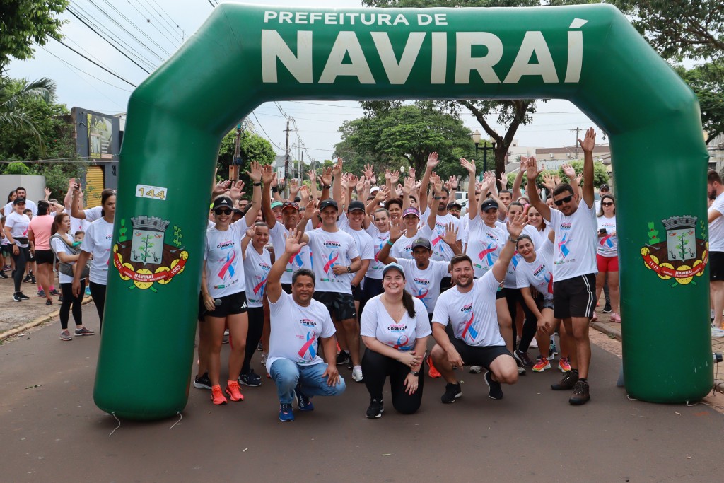 Caminhada Outubro Rosa/Novembro Azul em Naviraí teve 400 inscritos