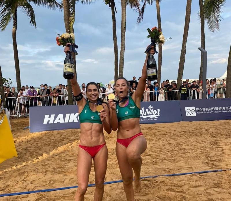 Bárbara e Carol são campeãs do Circuito Mundial de vôlei de praia