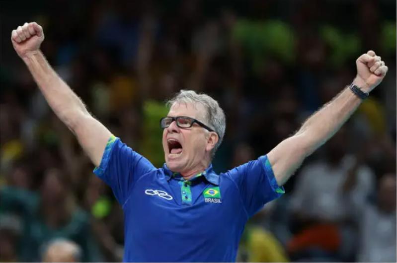 CBV anuncia Bernardinho como técnico da seleção masculina