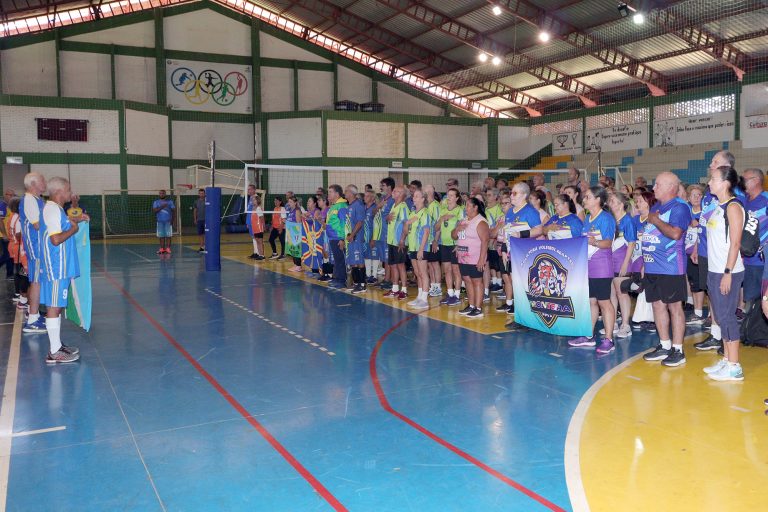 Naviraí sediou o 1º Quadrangular de Vôlei Adaptado da Melhor Idade