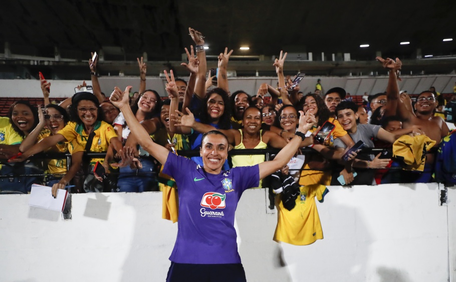 Marta enfatiza importância do reencontro com a torcida em treino aberto