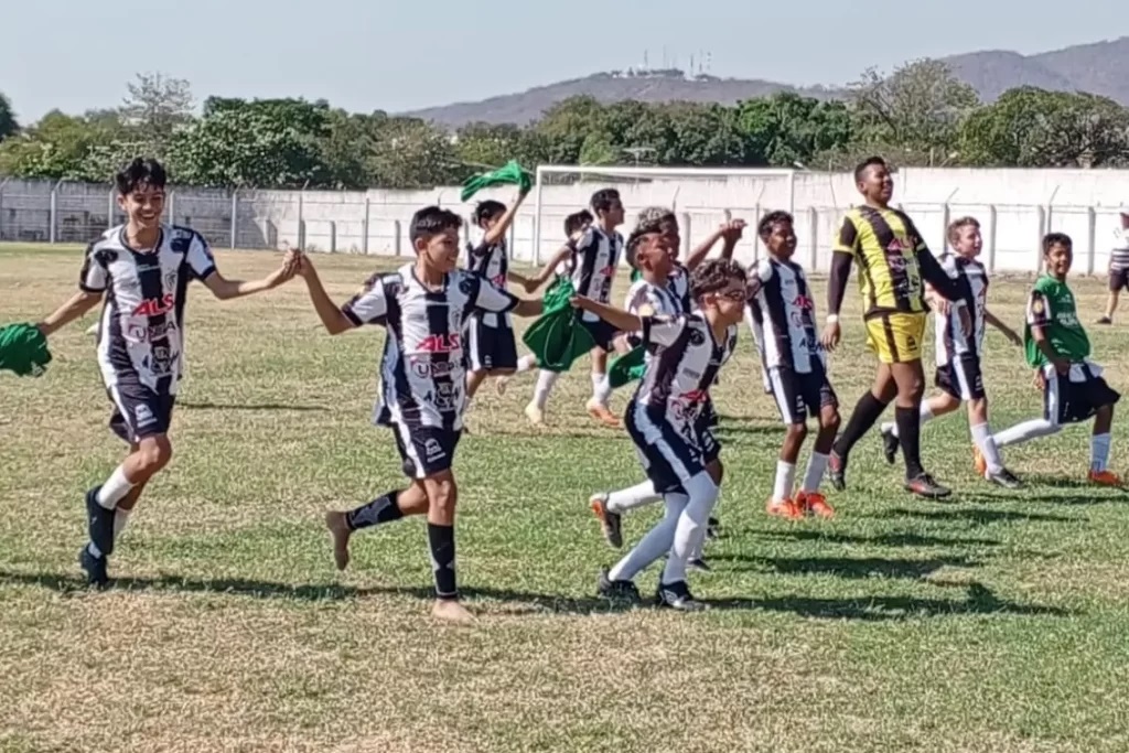 Corumbaense goleia Novo e chega invicto à decisão do Estadual Sub-13