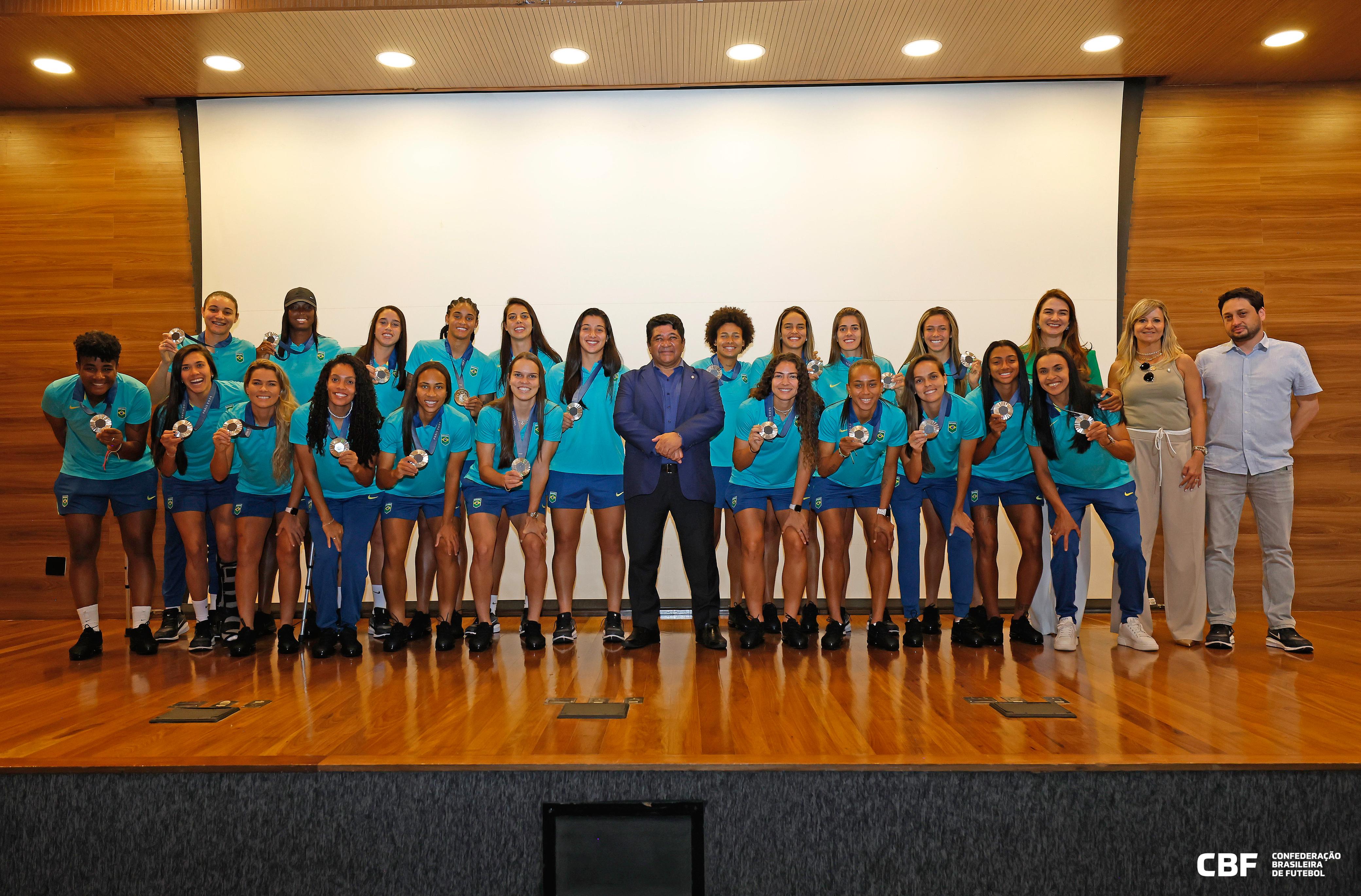 CBF faz homenagem emocionante às medalhistas olímpicas