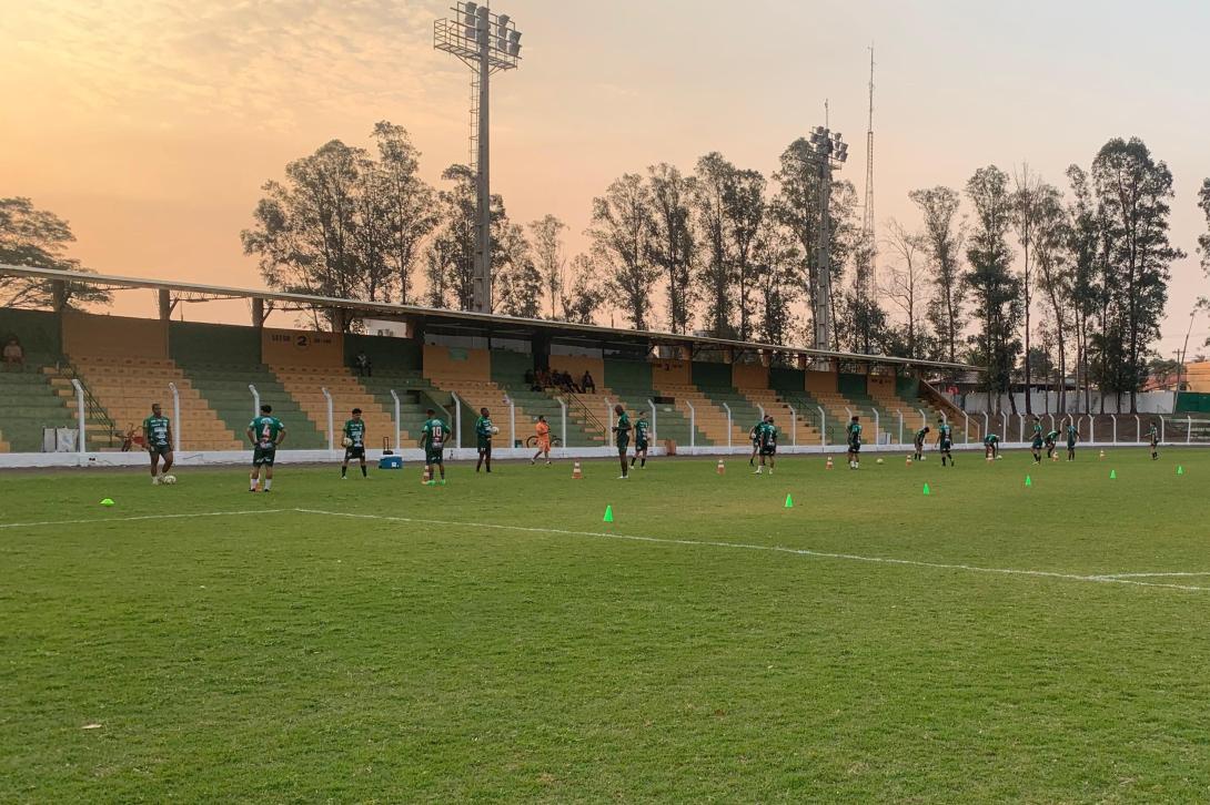 Naviraiense segue rotina de treinos para estreia na Série B Estadual