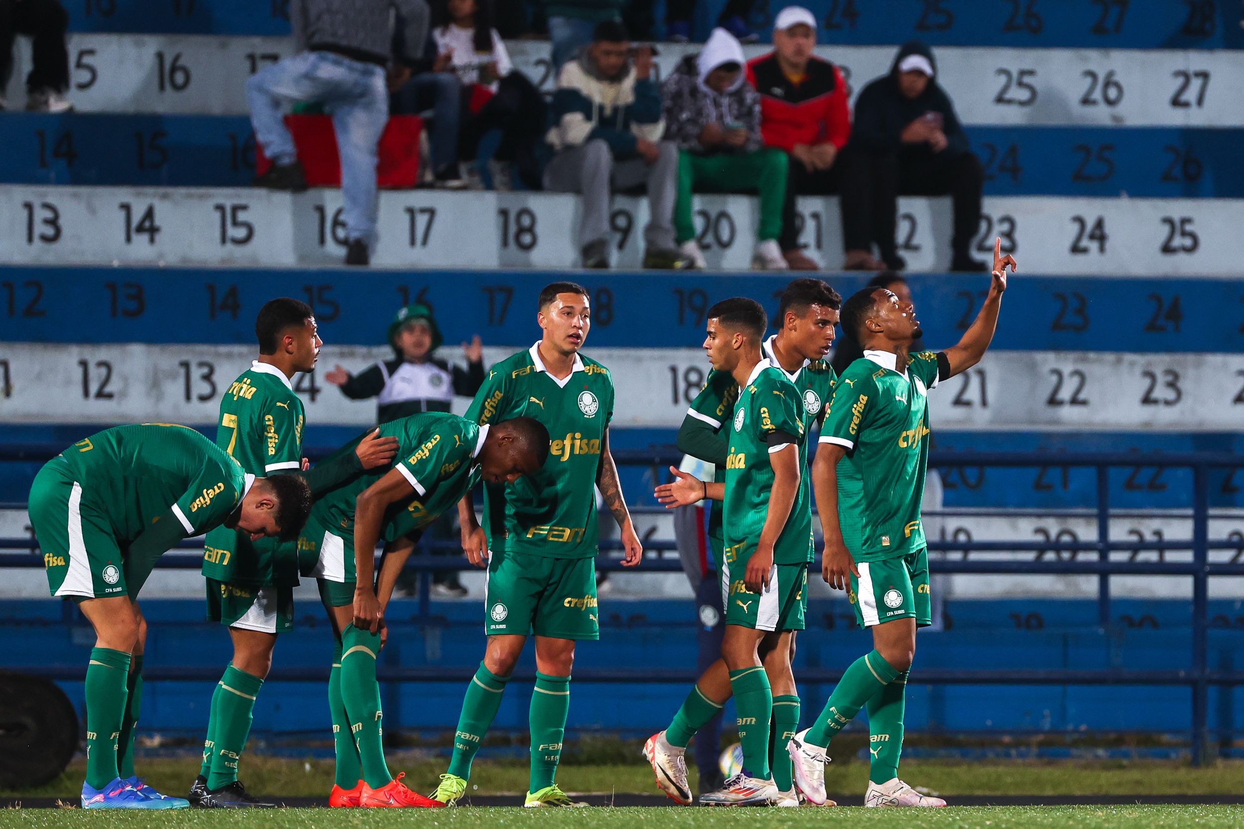 Palmeiras e Athletico-PR disputam primeira vaga na final do Brasileirão Sub-20