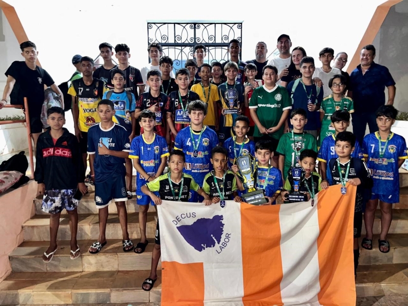 Futsal Infantil brilha na Liga Azul trazendo troféus para Aparecida do Taboado