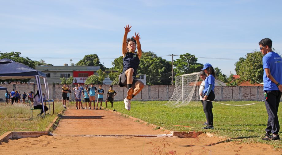 Escola Dom Aquino e Colégio Sesi dominam o atletismo nos Jogos Escolares