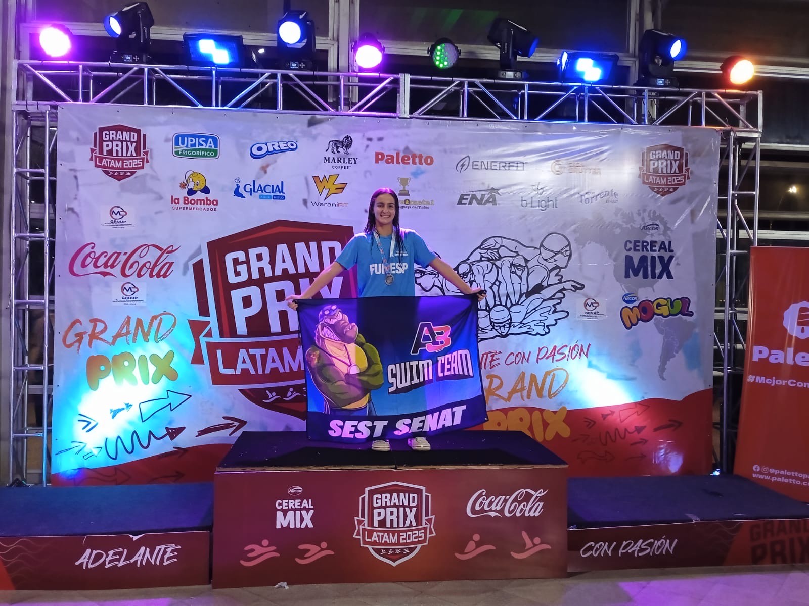 Atleta de natação conquista pódio internacional com apoio do auxílio-atleta