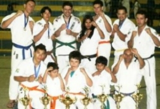Karatecas de Naviraí que devem disputar o Brasileiro em Minas.