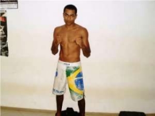 Matheus Henrique quer estreiar no MMA com vitória.