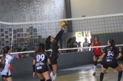 Escola Flavina X Escola Zélia - torneio interno escolar Voleibol - Ginásio Escolinha Leomar