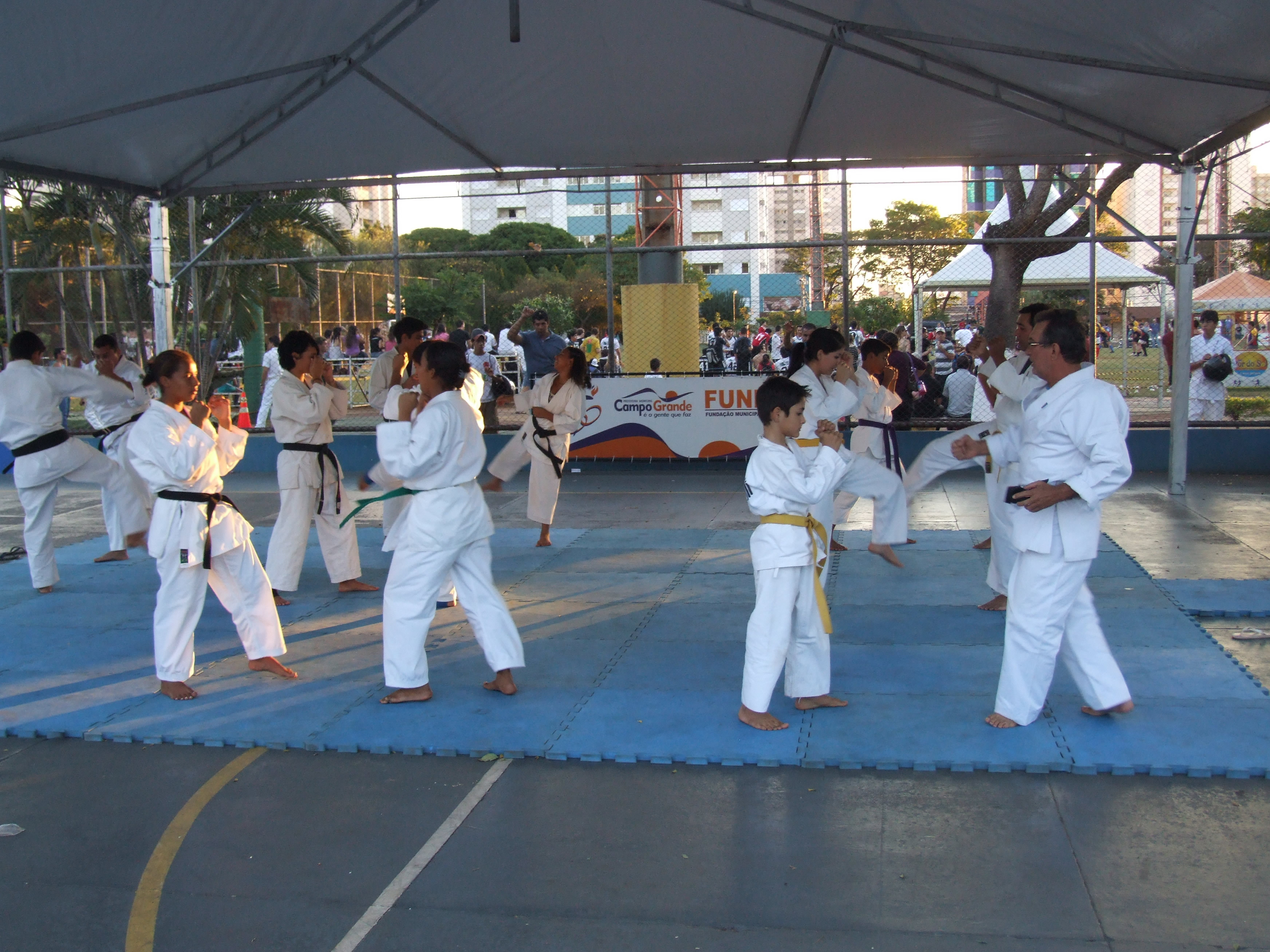 Dia Municipal do Esporte reuniu cerca de 4 mil pessoas no sábado