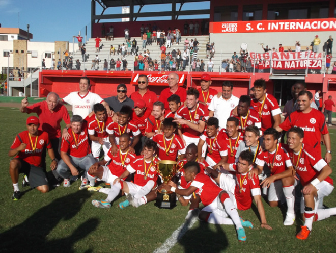 Jogador de Iguatemi é campeão gaúcho juvenil pelo Internacional