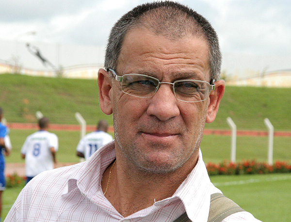 'Comando e não mando', diz técnico Celso Teixeira após chegar ao Galo