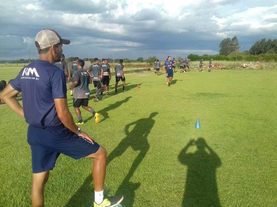 Chiquinho Lima avalia primeiro semestre como divisor de águas na carreira e vê equilíbrio em grupo da série D