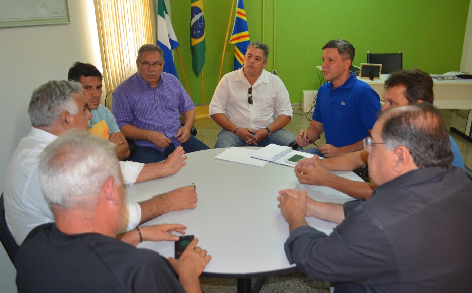 Diretor da Funesp se reúne com técnicos e dirigentes de futebol