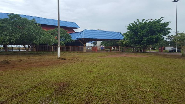 Equipe de limpeza e manutenção chega ao Parque Jacques da Luz