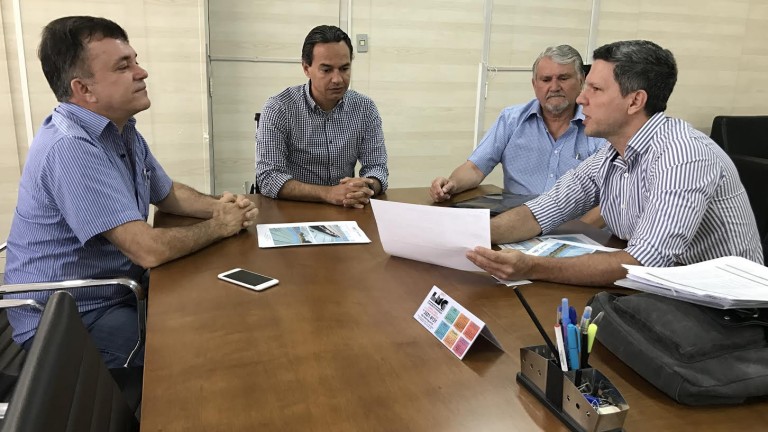 Deputados garantem parceria com a Prefeitura para recuperar parques