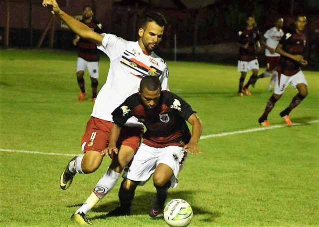 Ex-Sete marcam e Águia derrota time douradense em Rio Brilhante