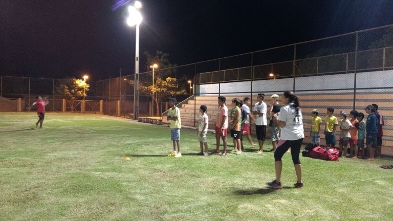 Inscrições estão abertas para treinamento de flag football nas praças Belmar Fidalgo e Elias Gadia