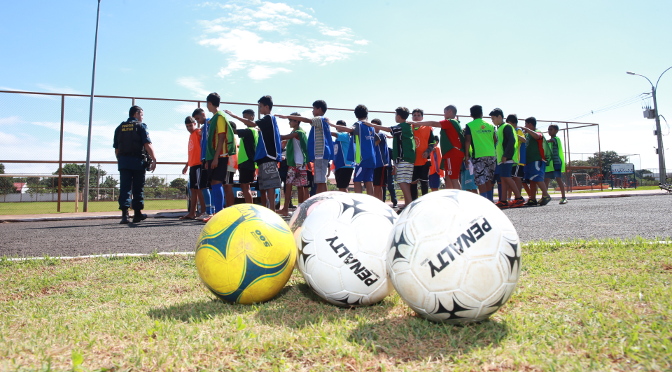 “Bom de Bola, Bom na Escola” já atendeu mais de dois mil jovens