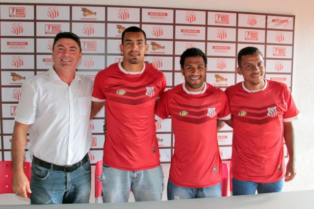 Comercial apresenta primeiros reforços para a Série D