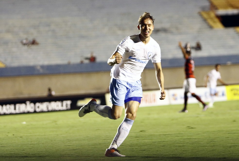 K9 deixa o Coritiba e vai reforçar o ataque do Londrina em 2018